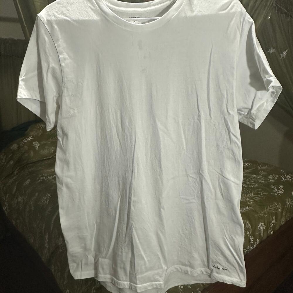 Calvin Klein Classic Fit White T-Shirt – Size M – Light Neckline Stains